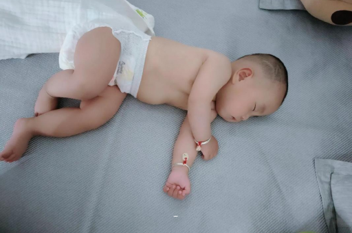 来宾2岁宝宝发烧